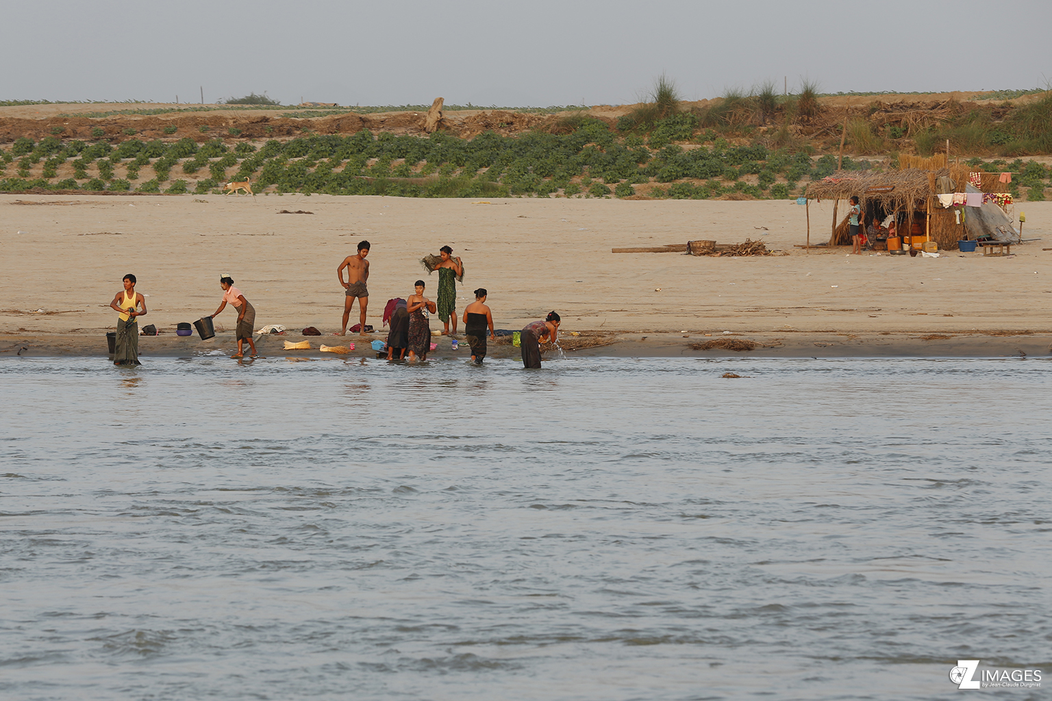 Au bord du fleuve Ayeyarwady