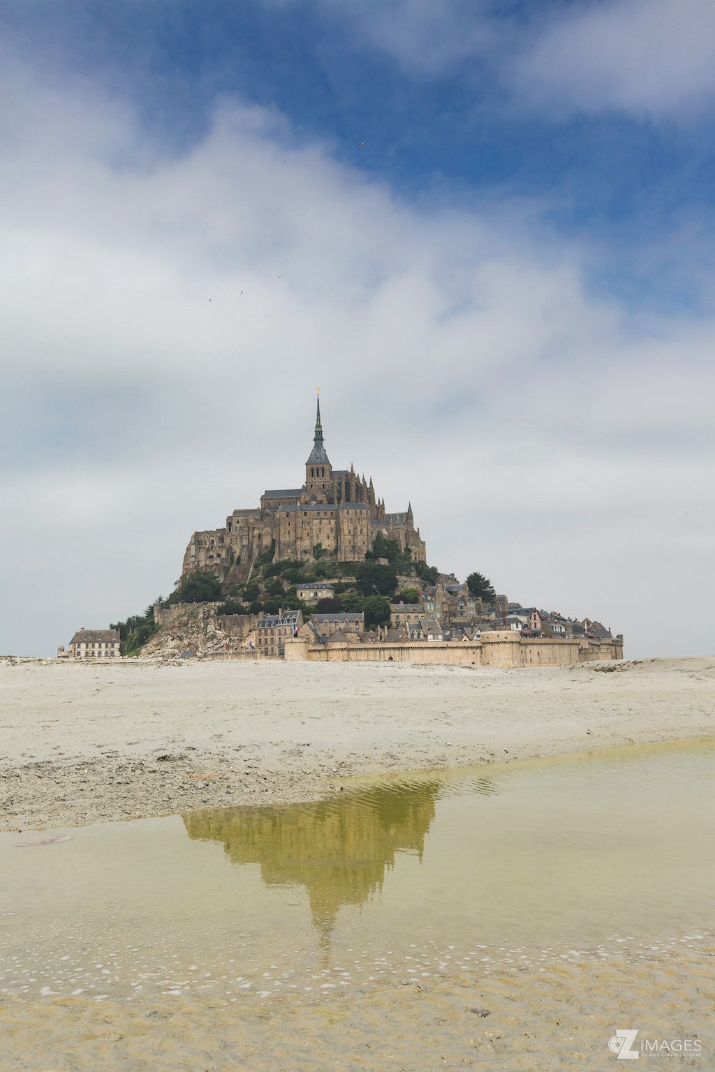 Le Mont et son reflet