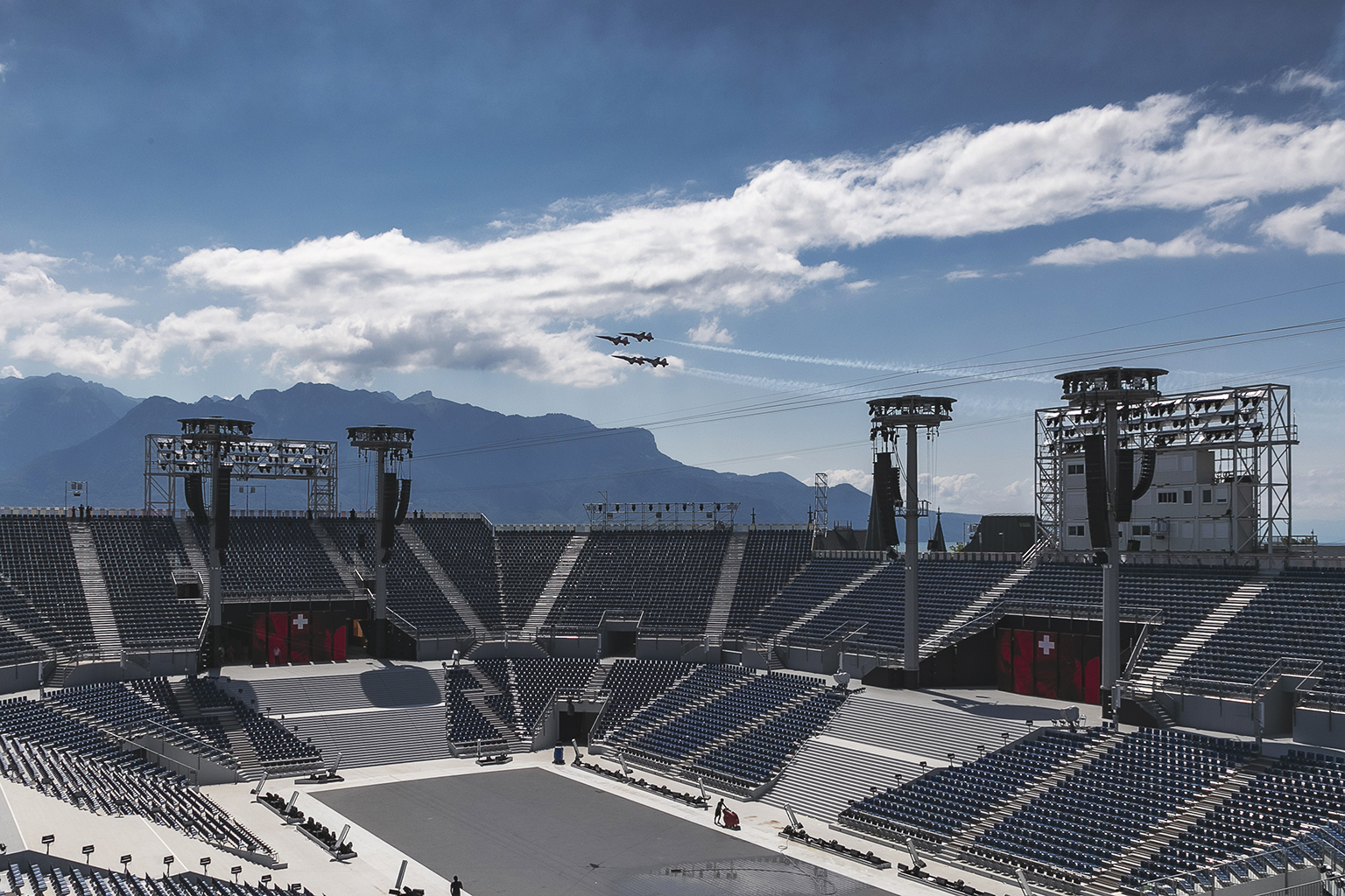 Patrouille Suisse au dessus de l'arène de la Fête des Vignerons 2019
